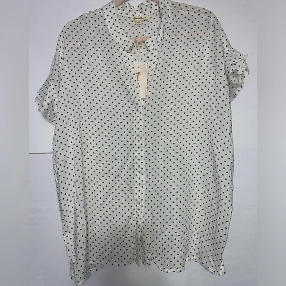 Polk a dot blouse - Picture 1 of 2
